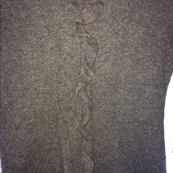 Neiman Marcus single Ruffle sweater - Picture 7 of 8